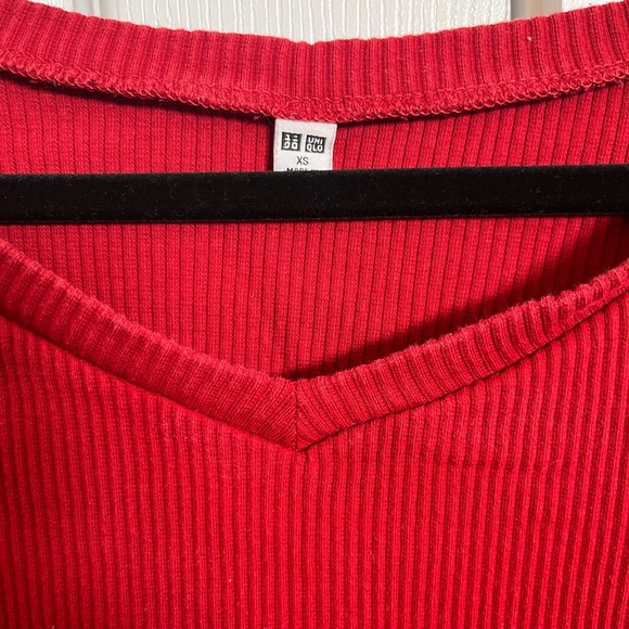 Uniqlo Ribbed 3/4 Sleeve Red Top, Size XS - Picture 4 of 5